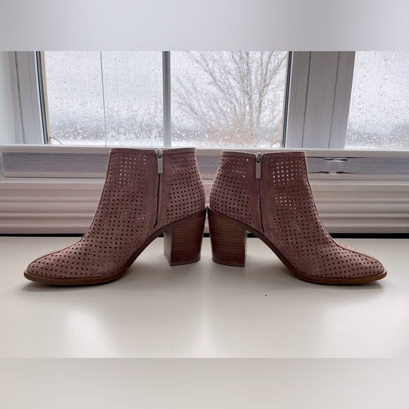 1. State dusty rose laser cut booties - Picture 3 of 3